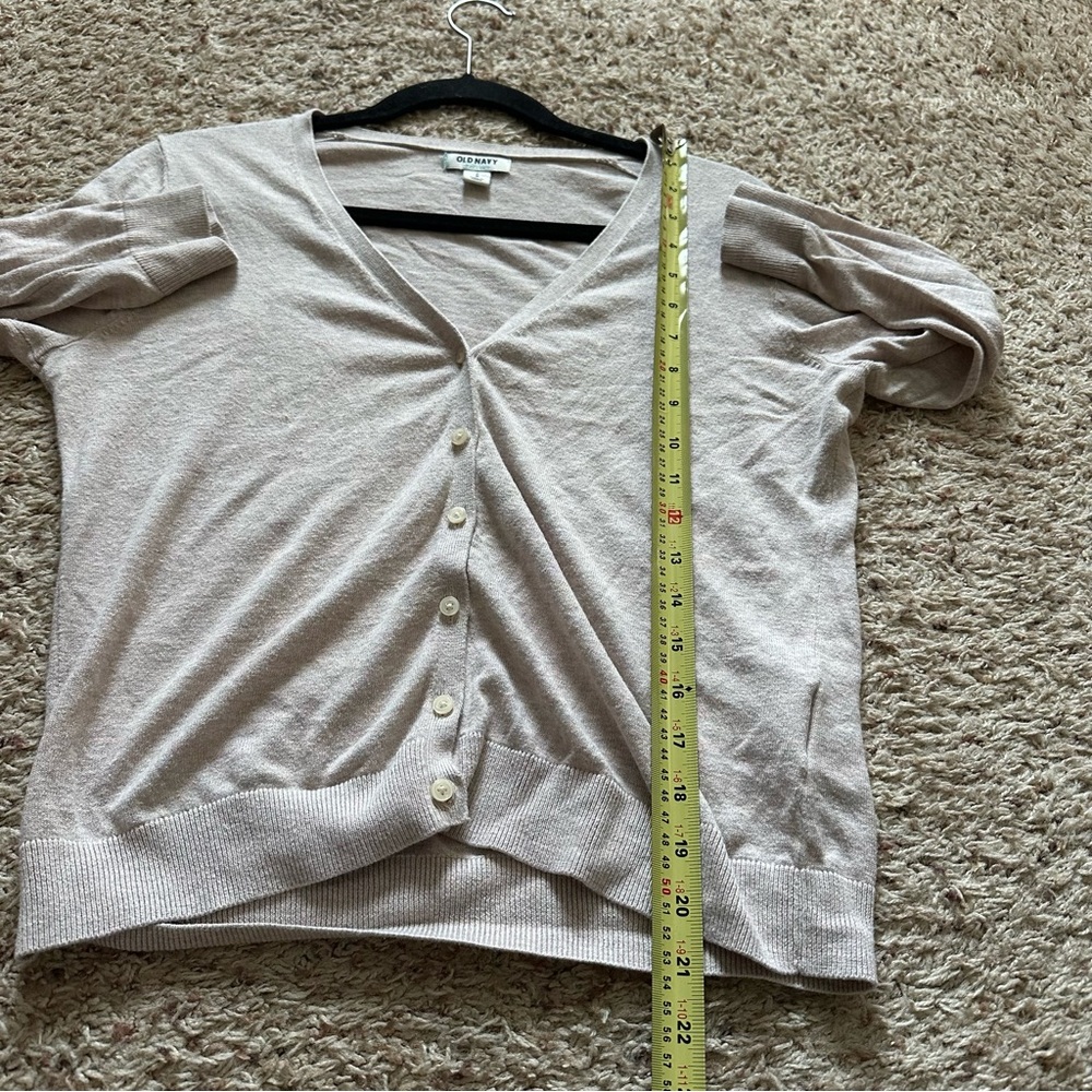 Old Navy women's beige V-neck button-front cardigan 3/4 sleeves Size Medium - Picture 5 of 6